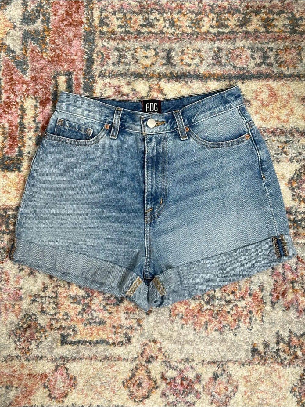 Urban Outfitters BDG High Waisted Cuffed 90s Denim Shorts Mom High Rise Size 26